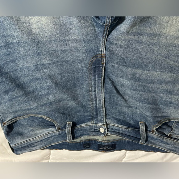 50/30 Lucky Brand Jeans worn 1 time. - Picture 2 of 6
